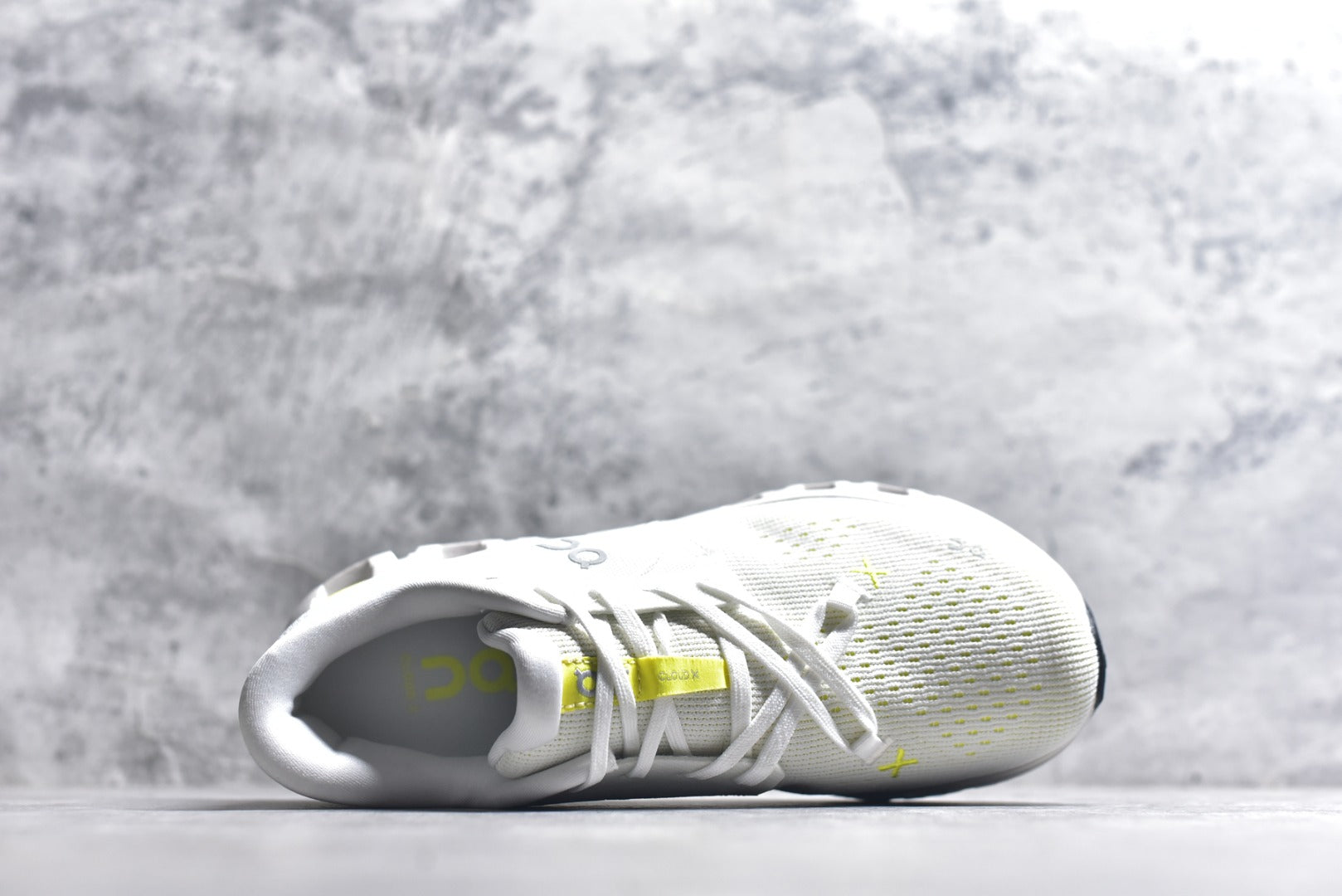 On Cloud X 4 Low-Top Running Sneaker 3ME30043072