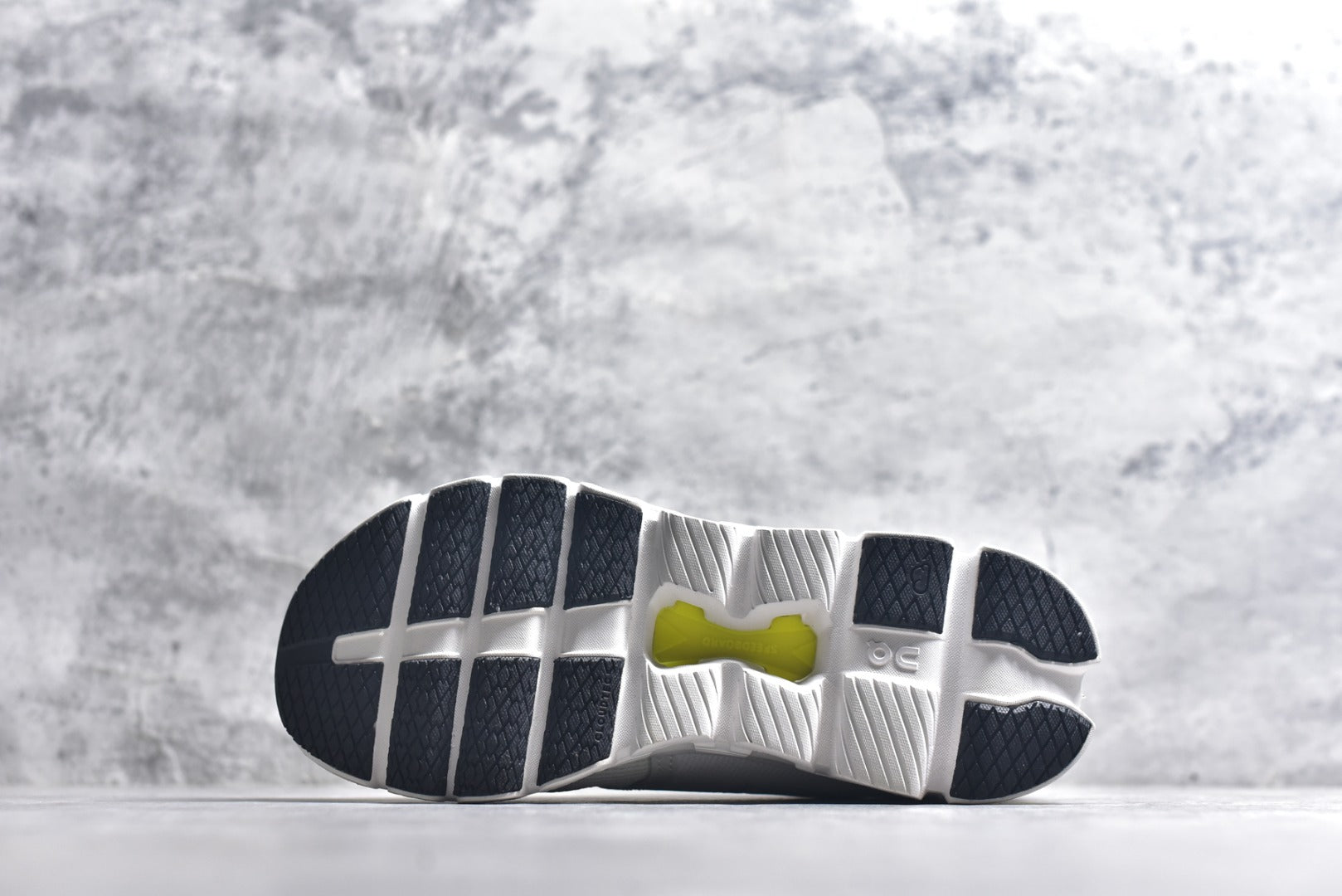 On Cloud X 4 Low-Top Running Sneaker 3ME30043072