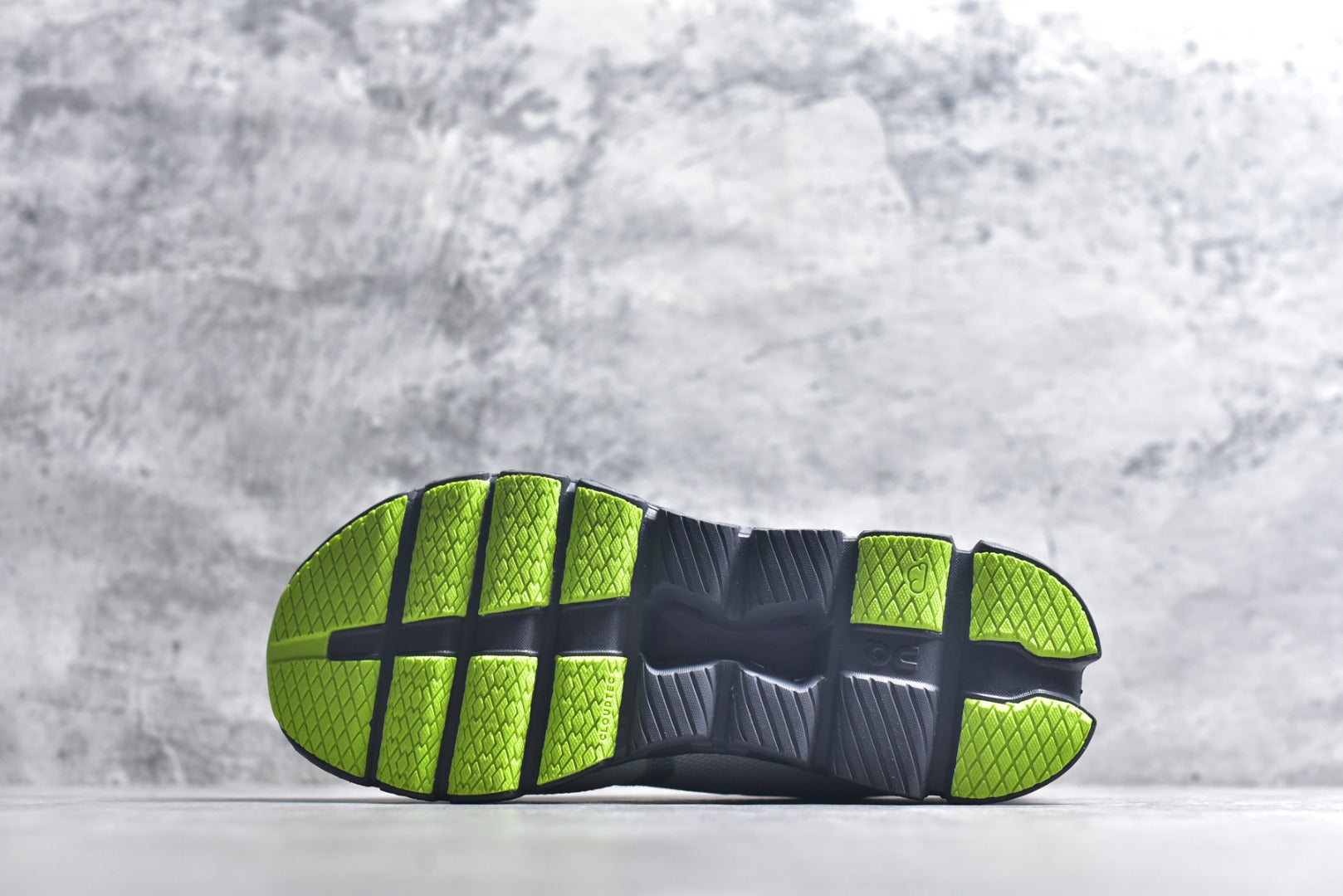On Cloud X 4 Low-Top Running Sneaker 3ME30040818