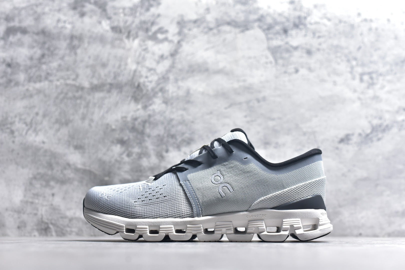 On Cloud X 4 Low-Top Running Sneaker 3ME30041147