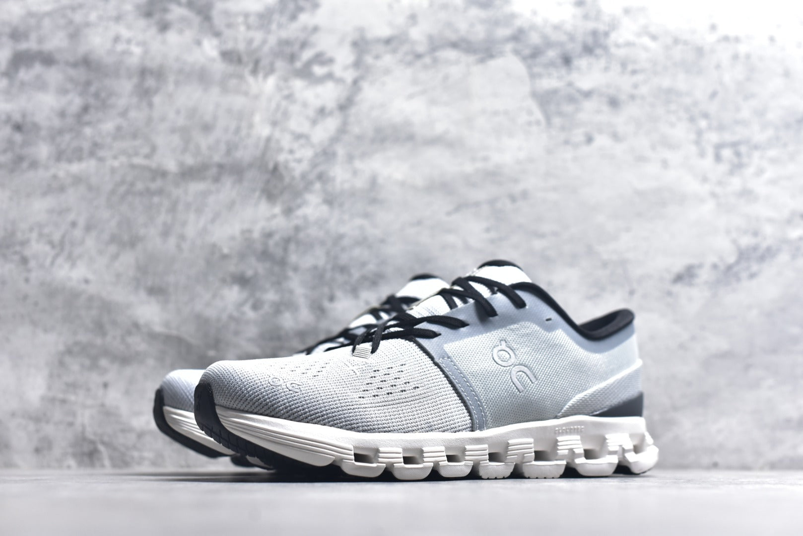 On Cloud X 4 Low-Top Running Sneaker 3ME30041147