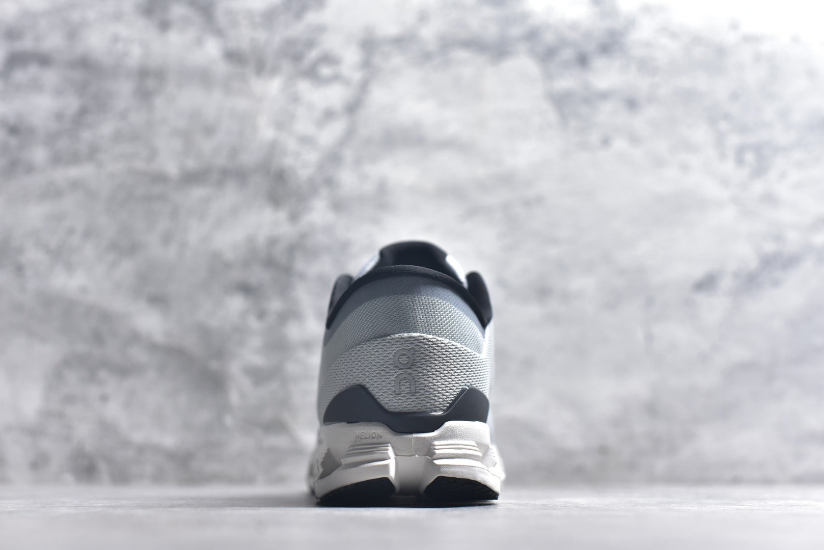 On Cloud X 4 Low-Top Running Sneaker 3ME30041147
