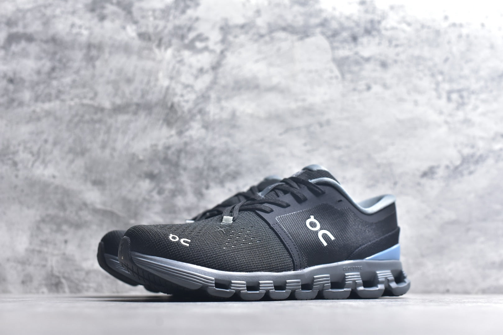 On Cloud X 4 Low-Top Running Sneaker 3ME30041446