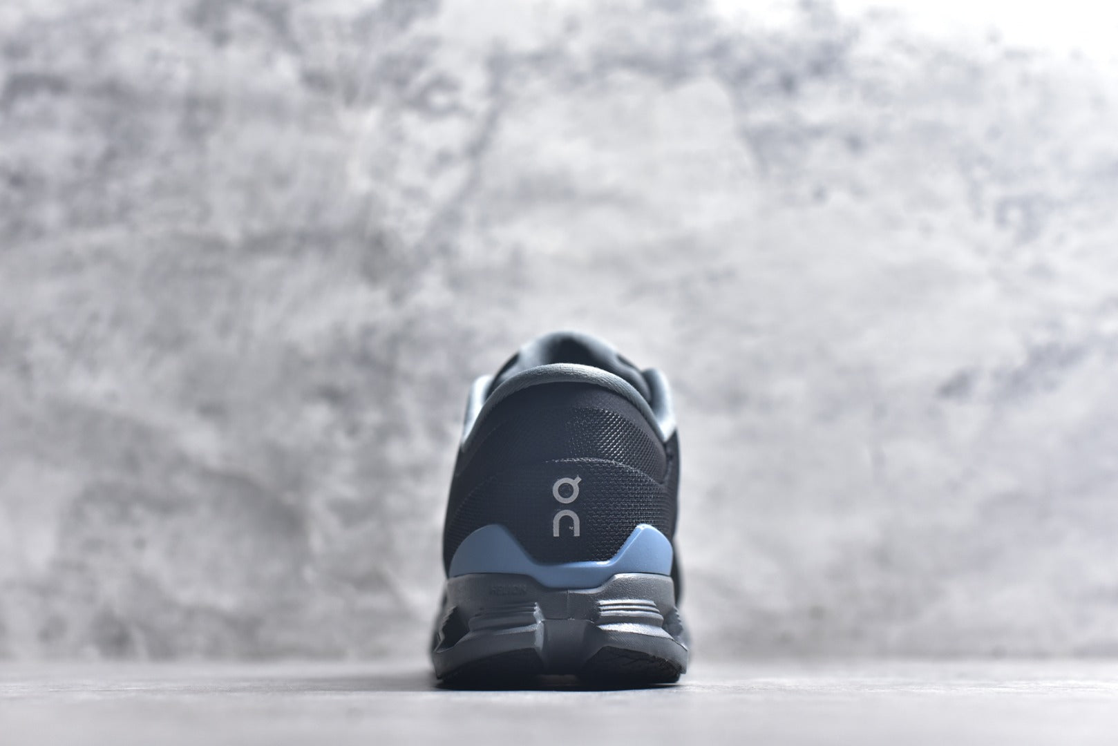 On Cloud X 4 Low-Top Running Sneaker 3ME30041446