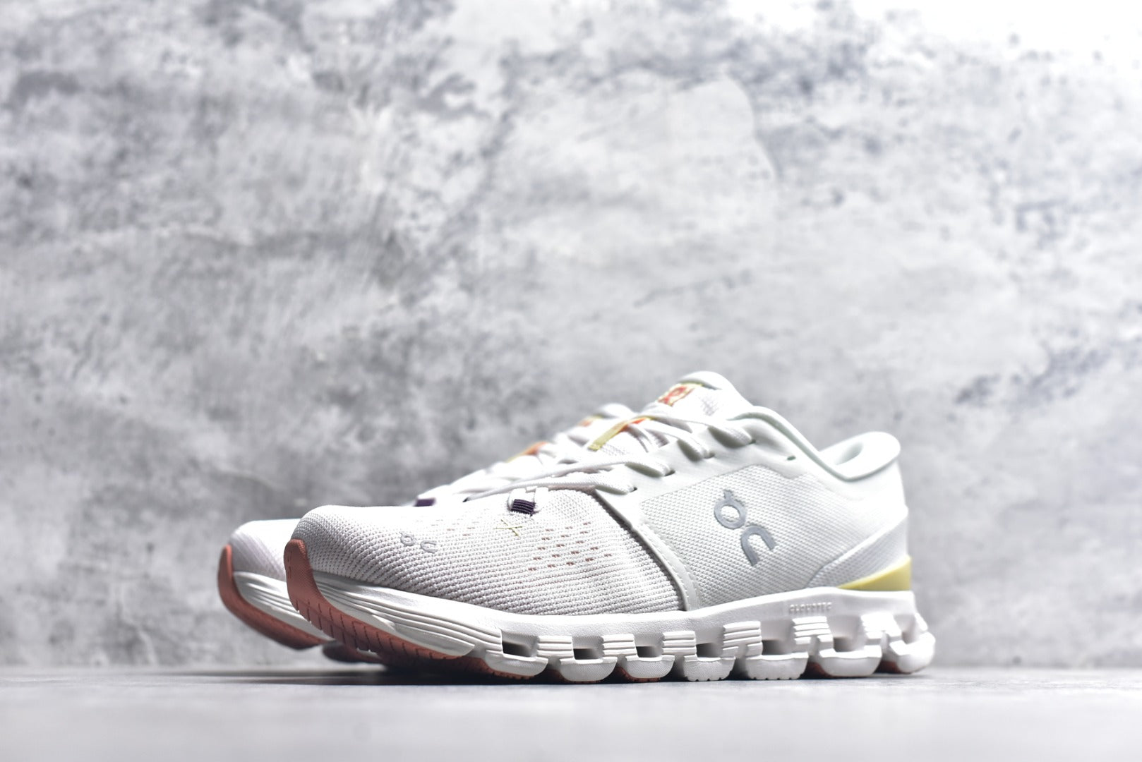 On Cloud X 4 Women's Low-Top Running Sneaker 3WE30071217