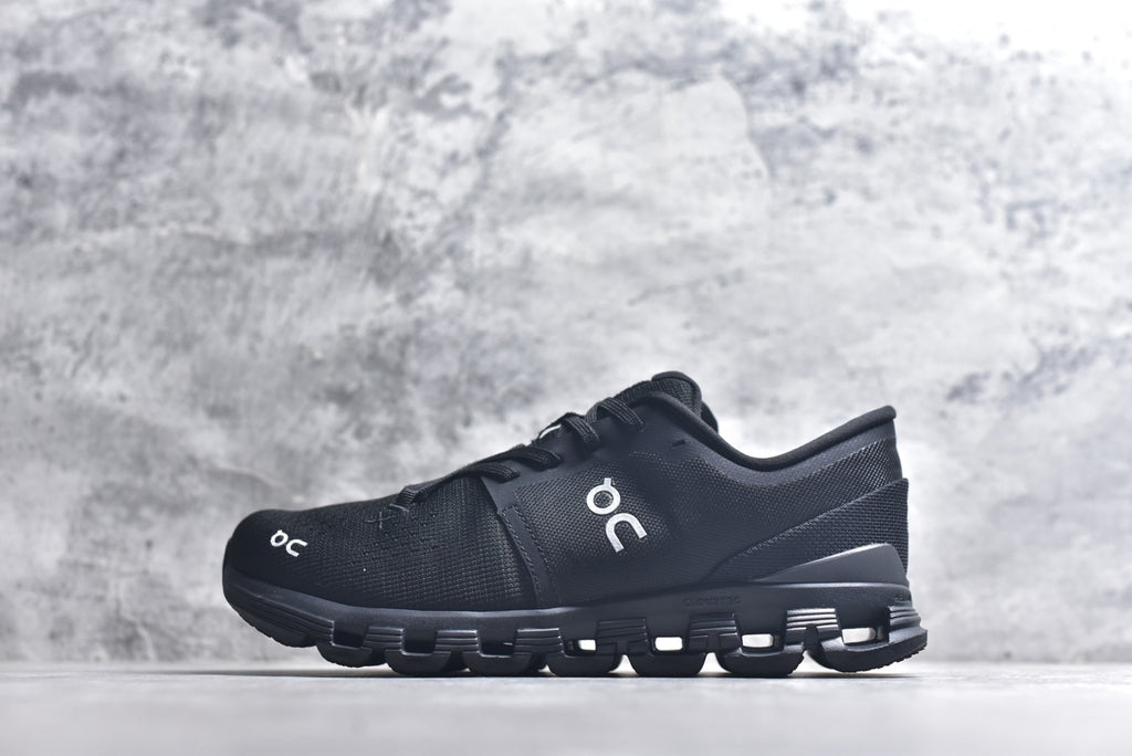 On Cloud X 4 Low-Top Running Sneaker 3ME30040106