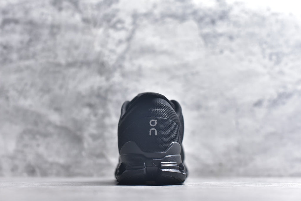 On Cloud X 4 Low-Top Running Sneaker 3ME30040106