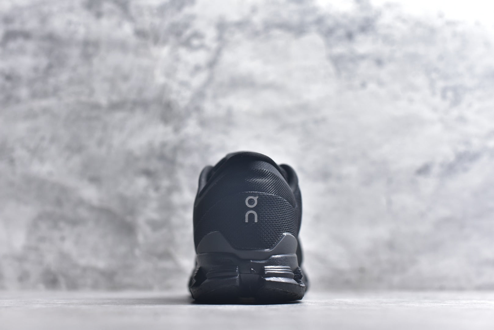 On Cloud X 4 Low-Top Running Sneaker 3ME30040106