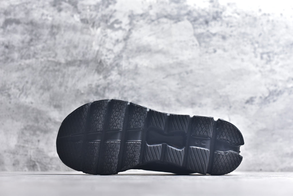 On Cloud X 4 Low-Top Running Sneaker 3ME30040106