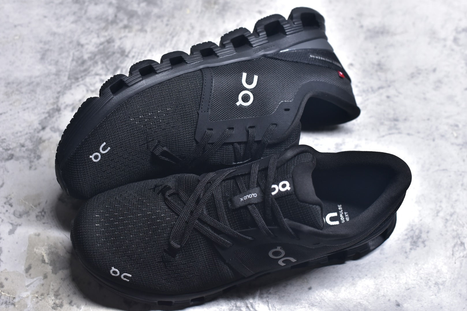 On Cloud X 4 Low-Top Running Sneaker 3ME30040106