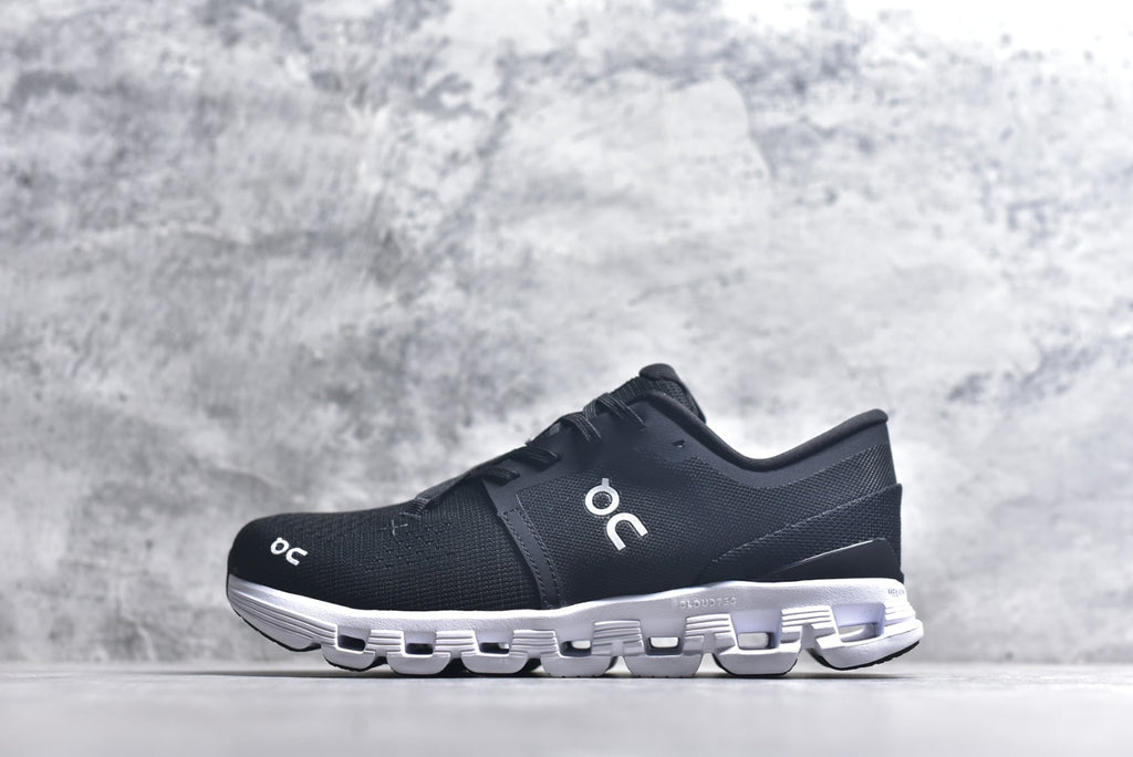 On Cloud X 4 Low-Top Running Sneaker 3WG10360299