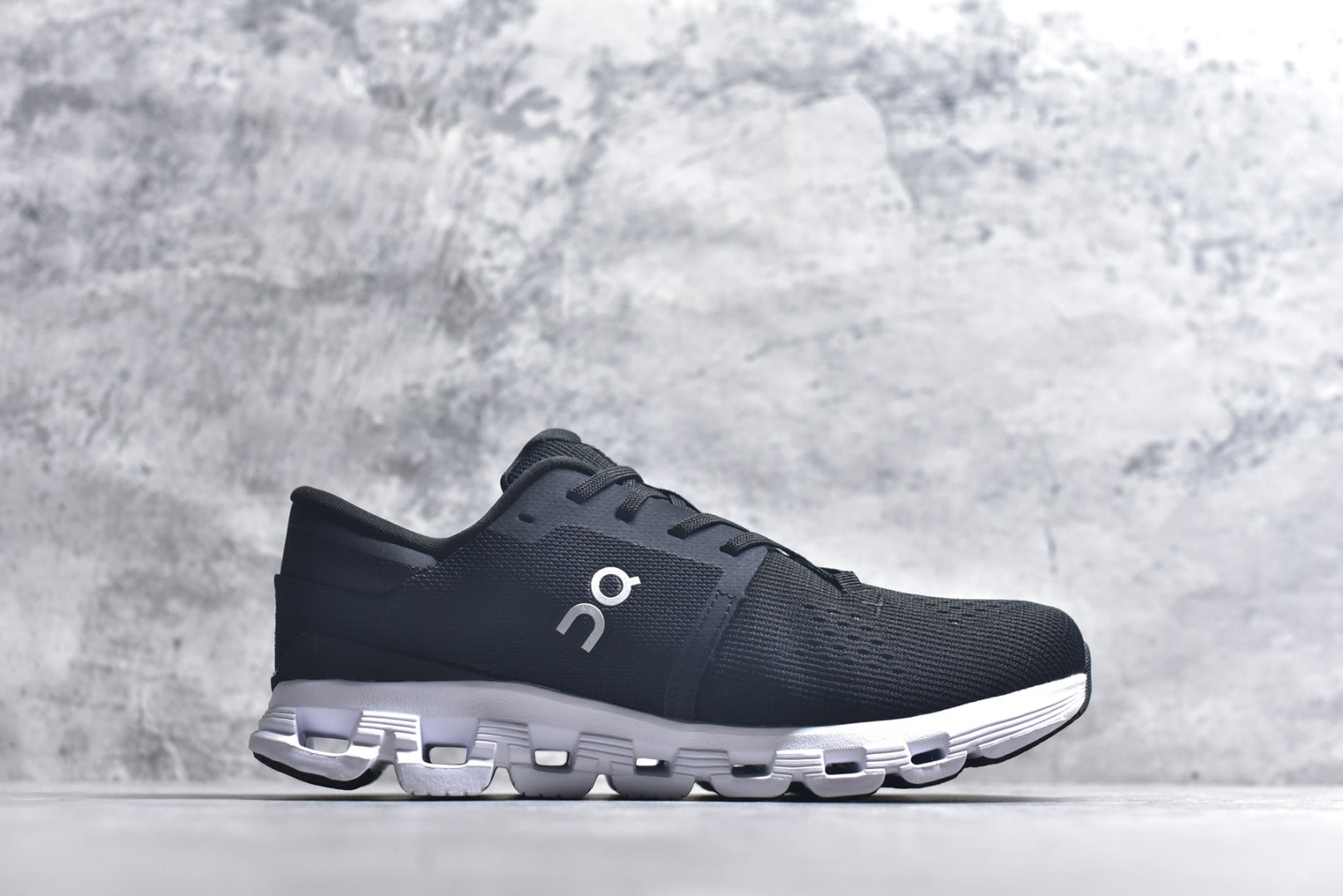 On Cloud X 4 Low-Top Running Sneaker 3WG10360299