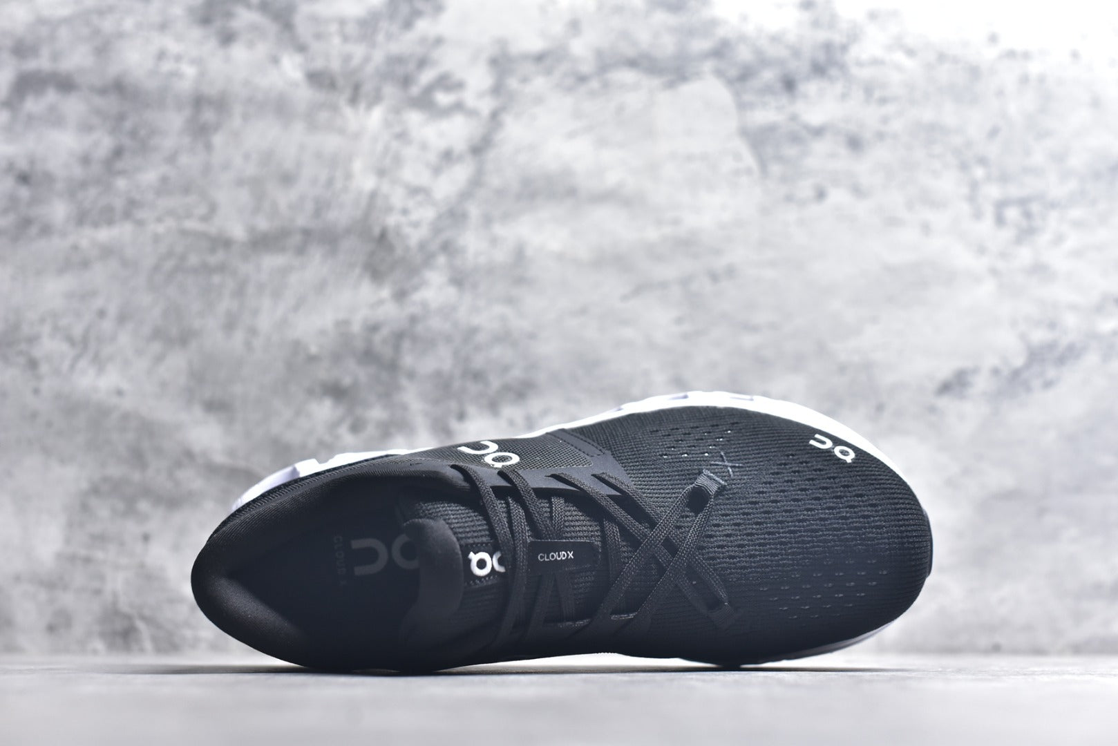 On Cloud X 4 Low-Top Running Sneaker 3WG10360299