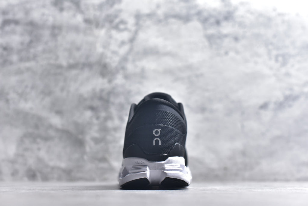 On Cloud X 4 Low-Top Running Sneaker 3WG10360299