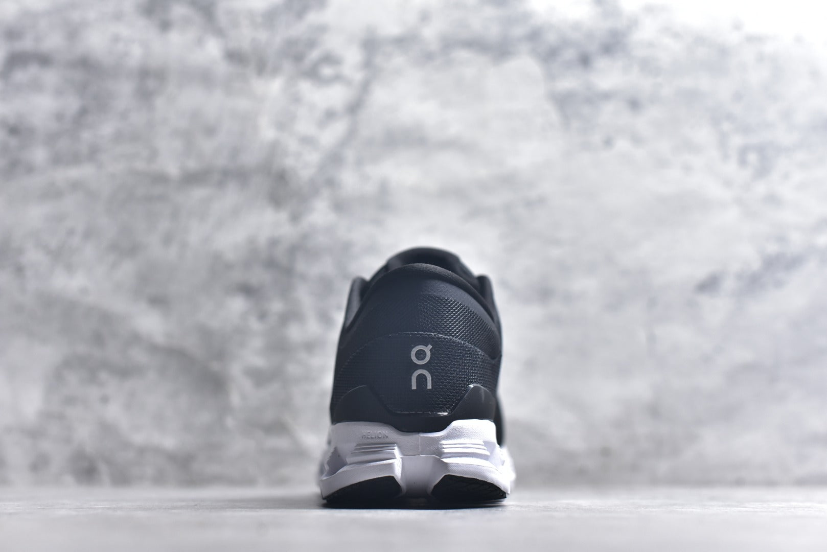 On Cloud X 4 Low-Top Running Sneaker 3WG10360299