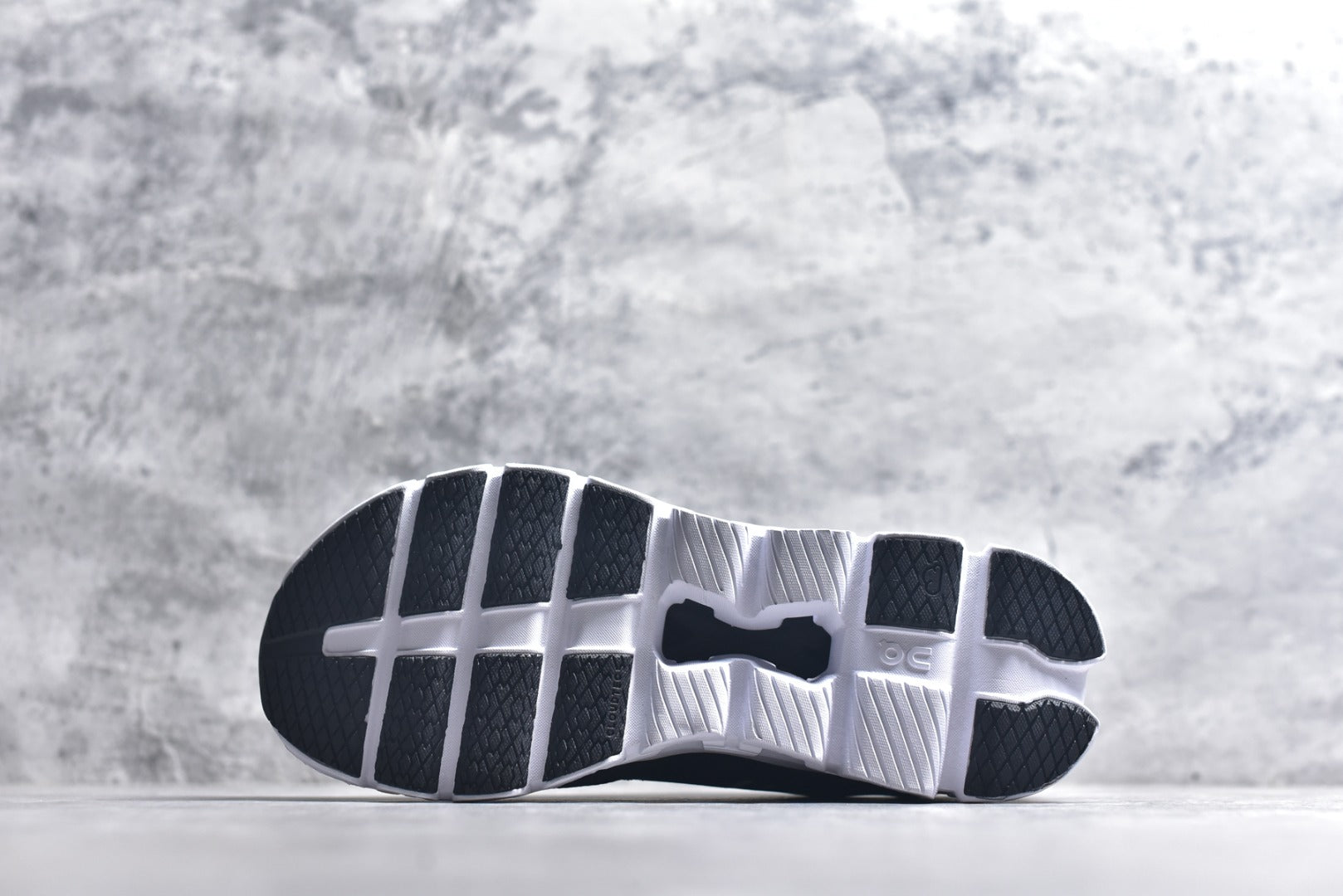 On Cloud X 4 Low-Top Running Sneaker 3WG10360299