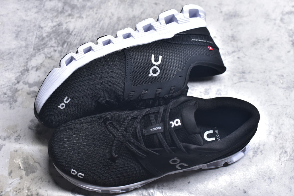 On Cloud X 4 Low-Top Running Sneaker 3WG10360299