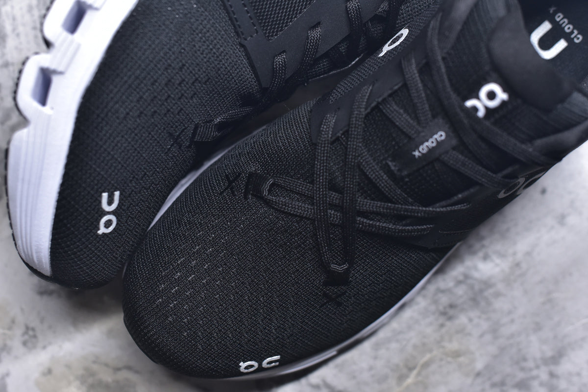 On Cloud X 4 Low-Top Running Sneaker 3WG10360299