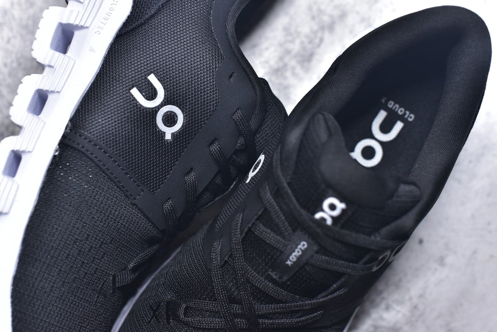 On Cloud X 4 Low-Top Running Sneaker 3WG10360299