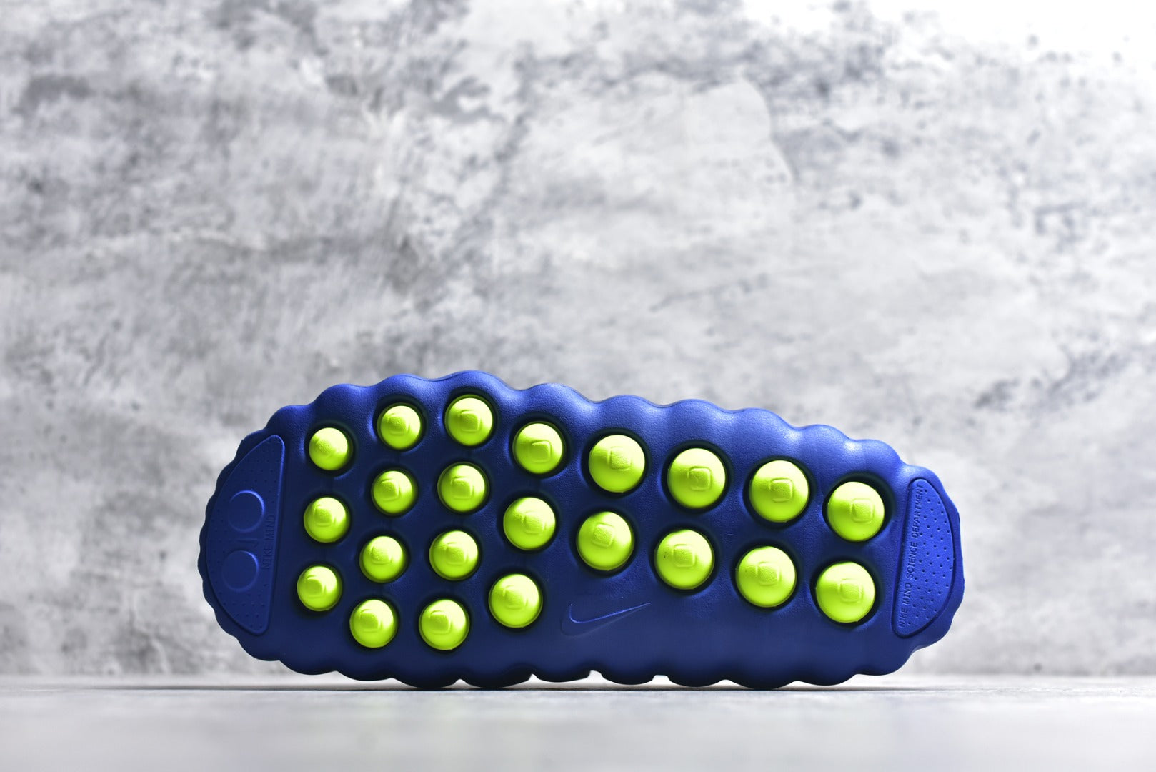 Nike Mind 001 Closed-Toe Massage Slide IR2175-400