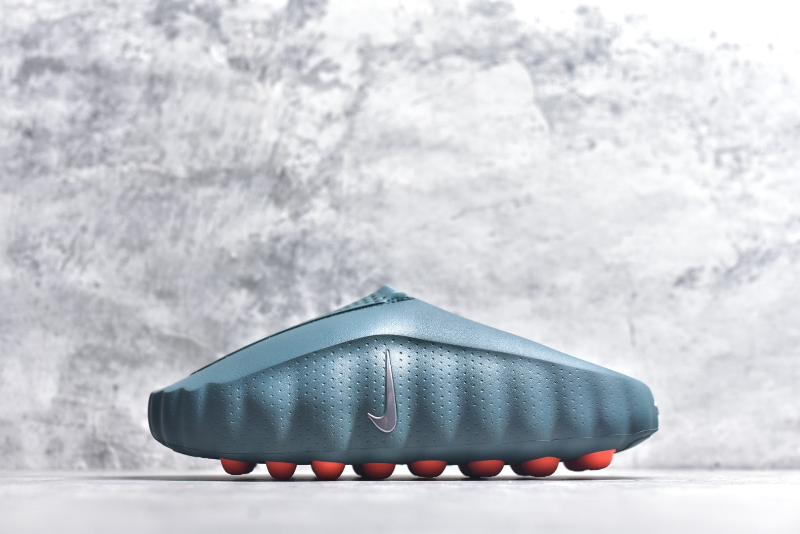 Nike Mind 001 Closed-Toe Massage Slide HQ4307-300 Green