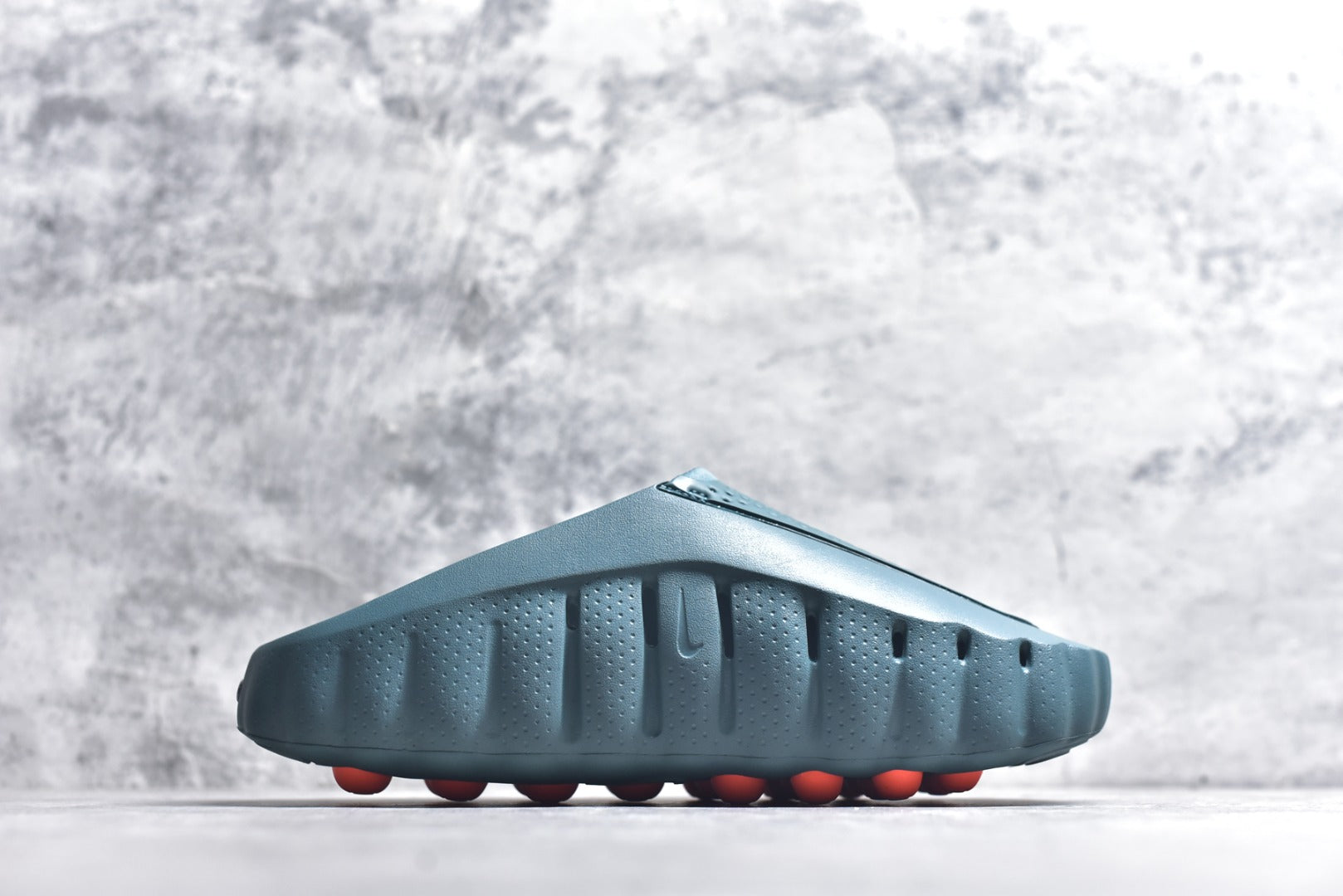 Nike Mind 001 Closed-Toe Massage Slide HQ4307-300 Green