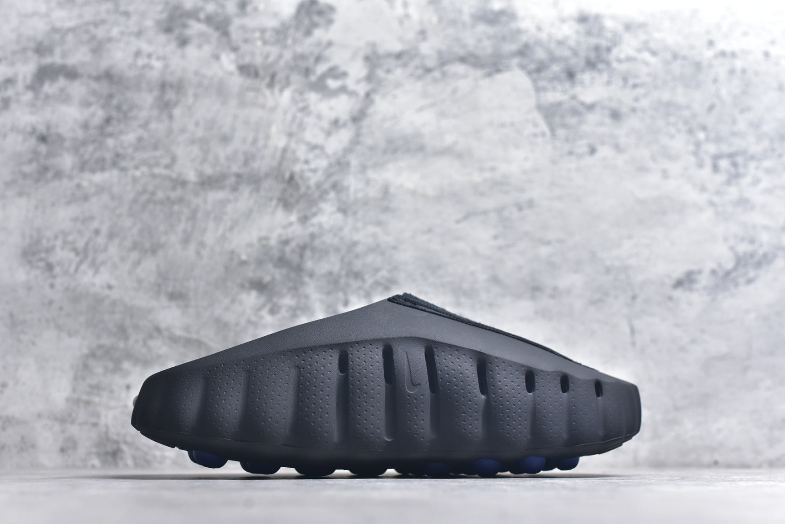 Fragment Design x Nike Mind 001 Collaboration Closed-Toe Massage Slide IQ8502-001