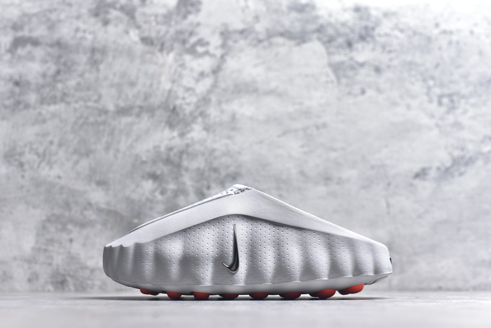 Nike Mind 001 Closed-Toe Massage Slide HQ4309-003 Grey