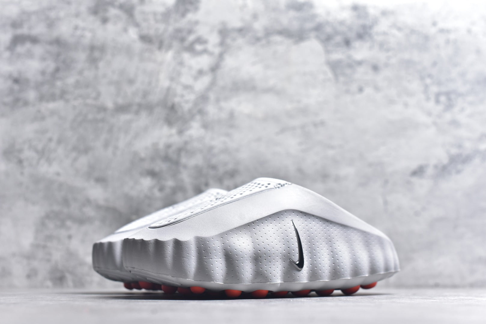 Nike Mind 001 Closed-Toe Massage Slide HQ4309-003 Grey