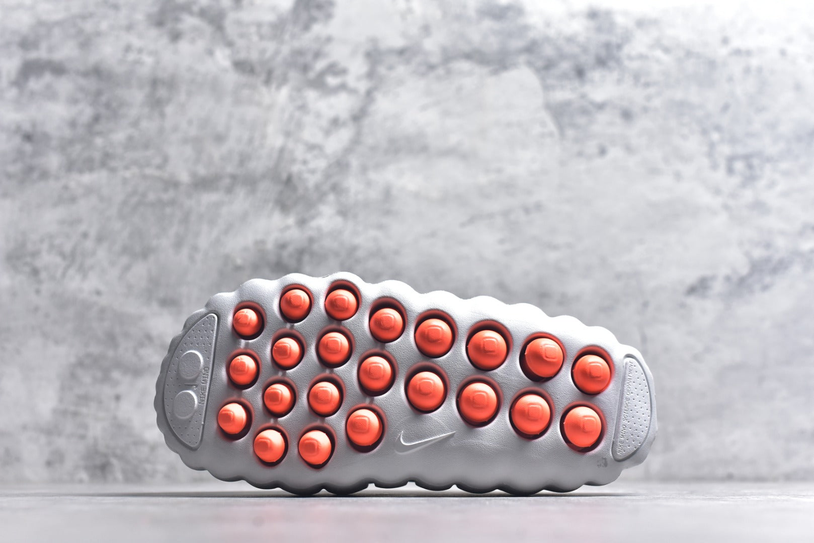 Nike Mind 001 Closed-Toe Massage Slide HQ4309-003 Grey