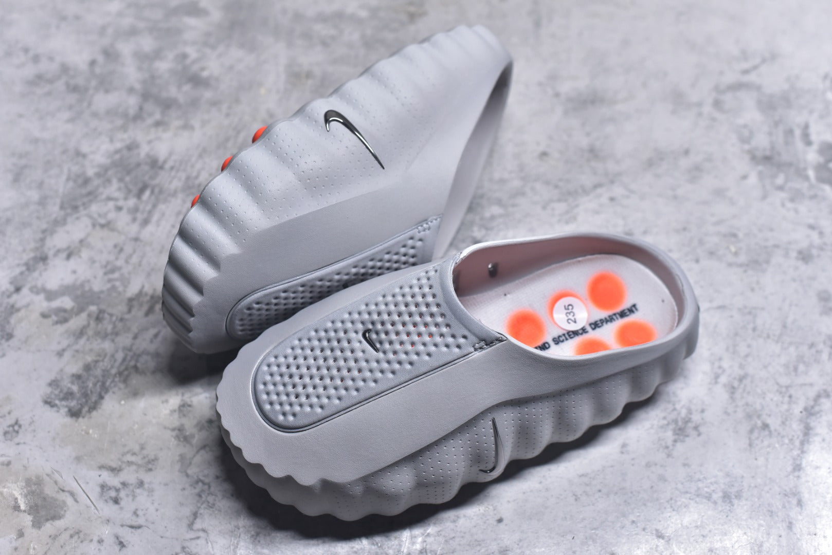 Nike Mind 001 Closed-Toe Massage Slide HQ4309-003 Grey