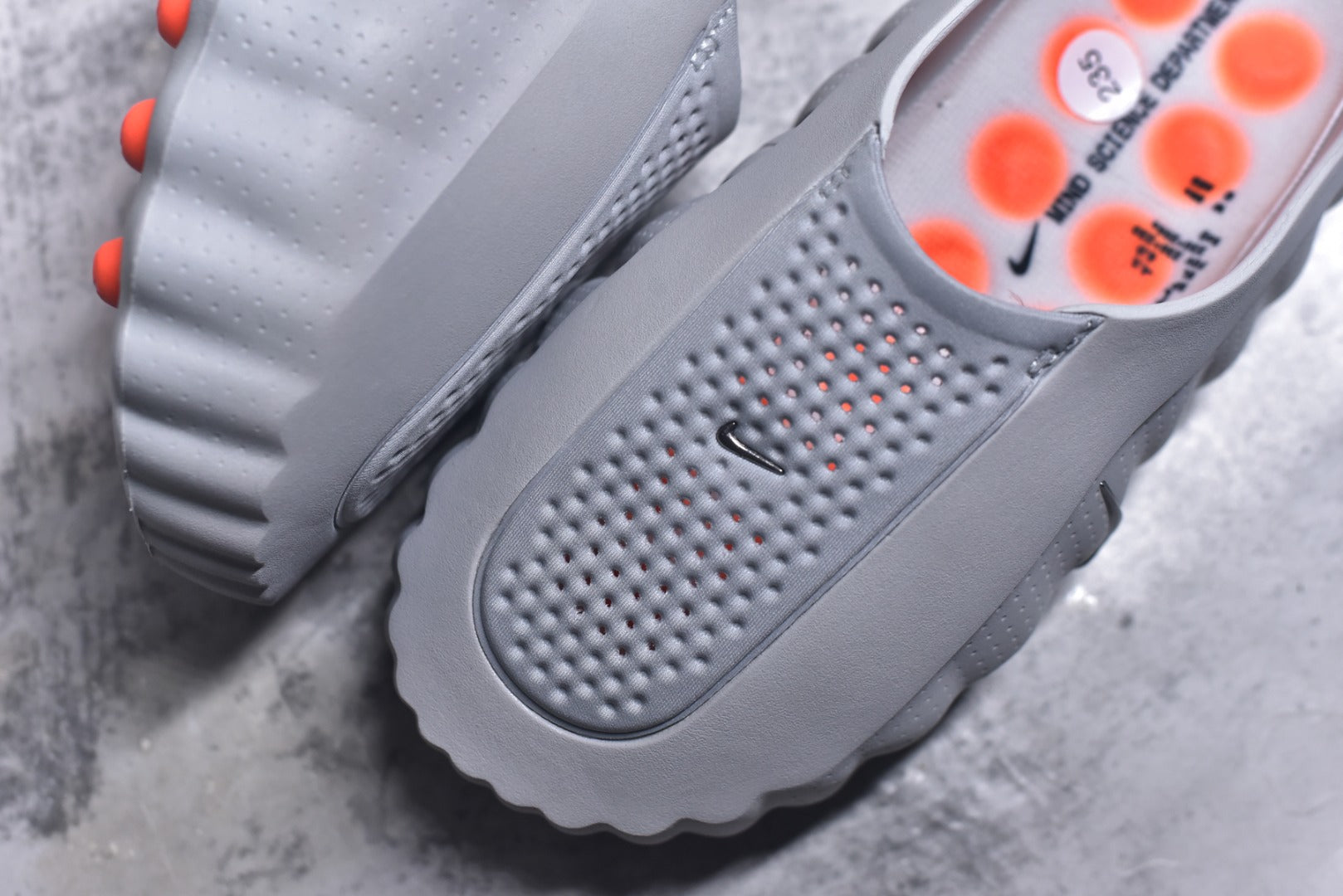 Nike Mind 001 Closed-Toe Massage Slide HQ4309-003 Grey