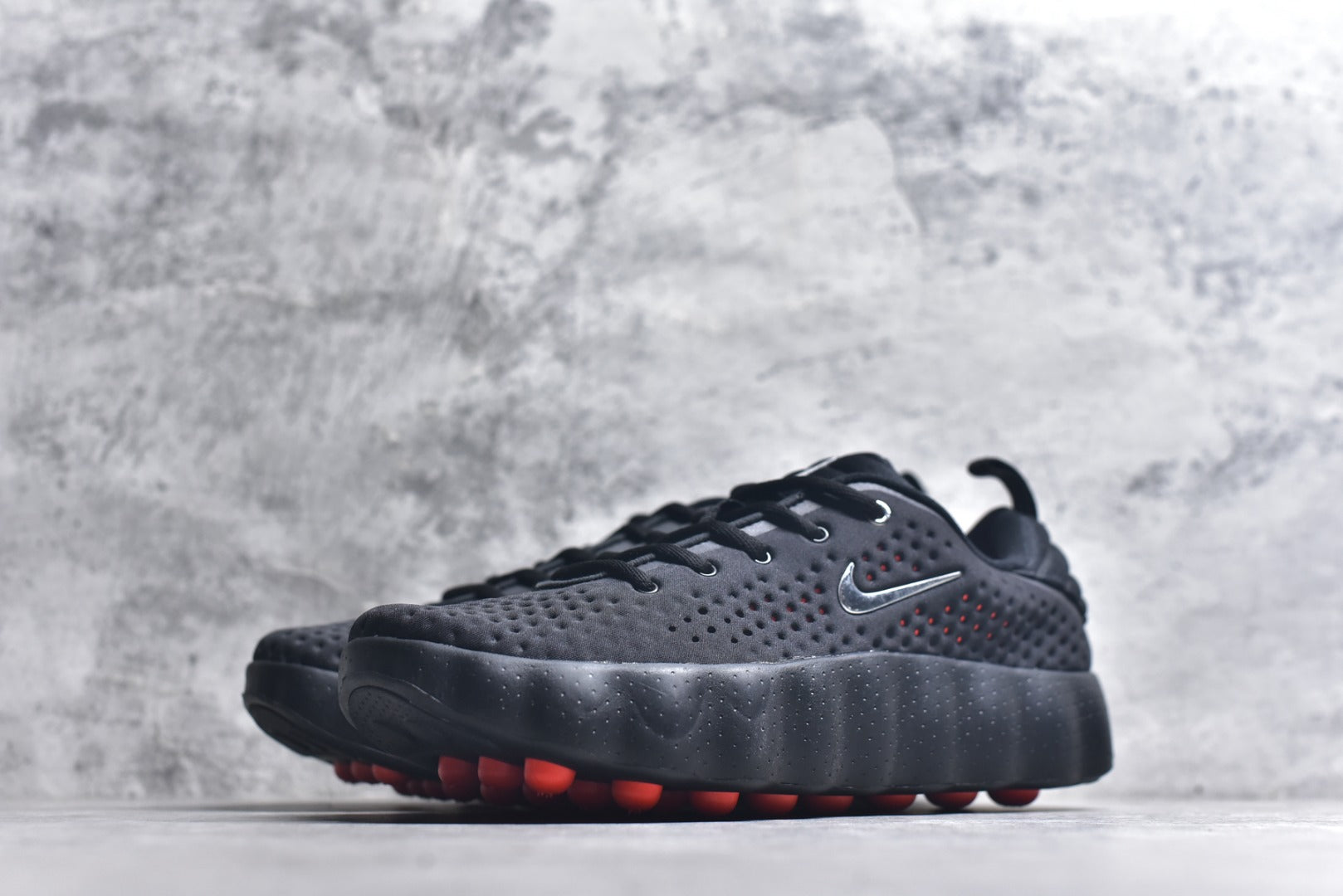 Nike Mind 002 Closed-Toe Massage Training Sneaker HQ4308-003