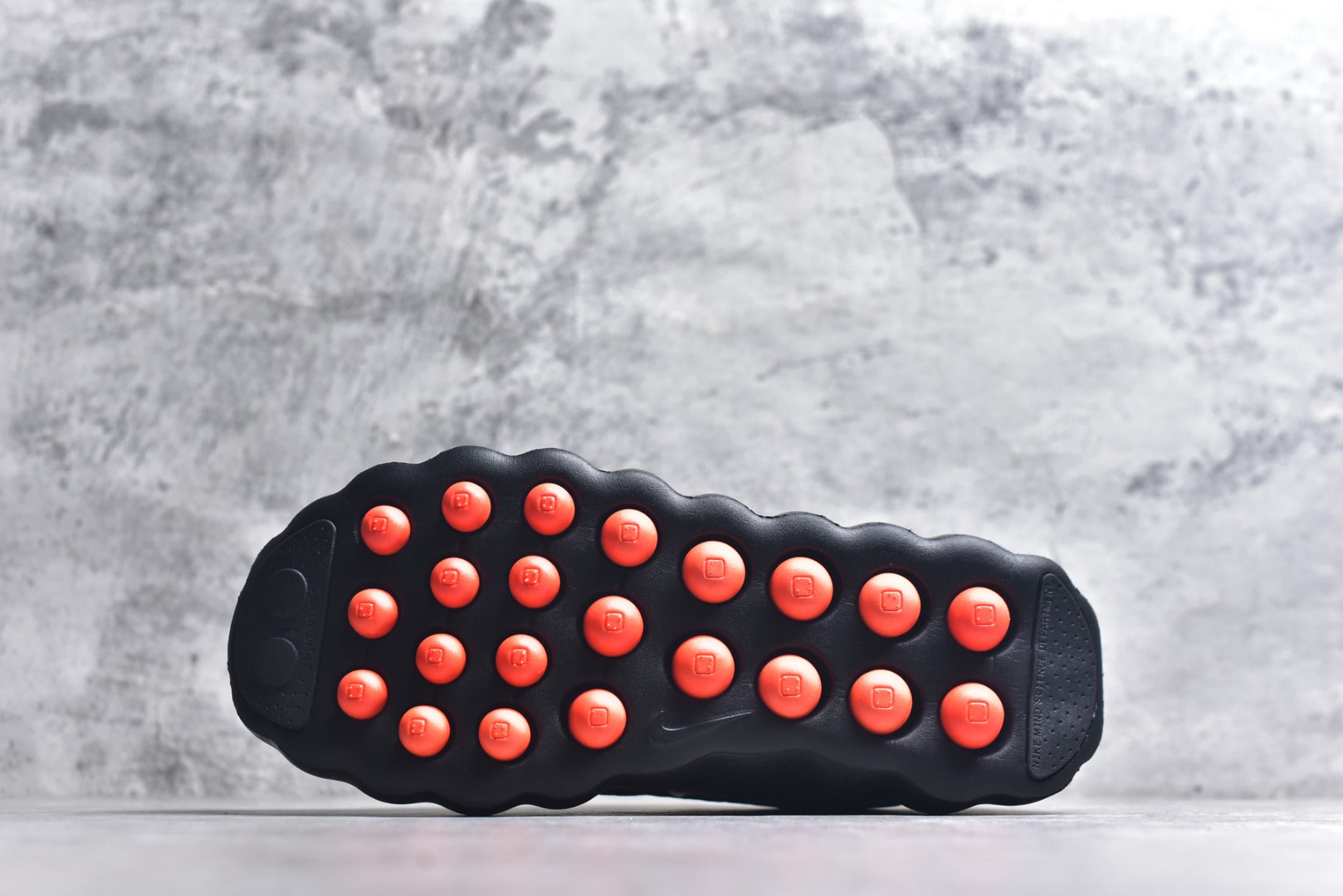 Nike Mind 002 Closed-Toe Massage Training Sneaker HQ4308-003