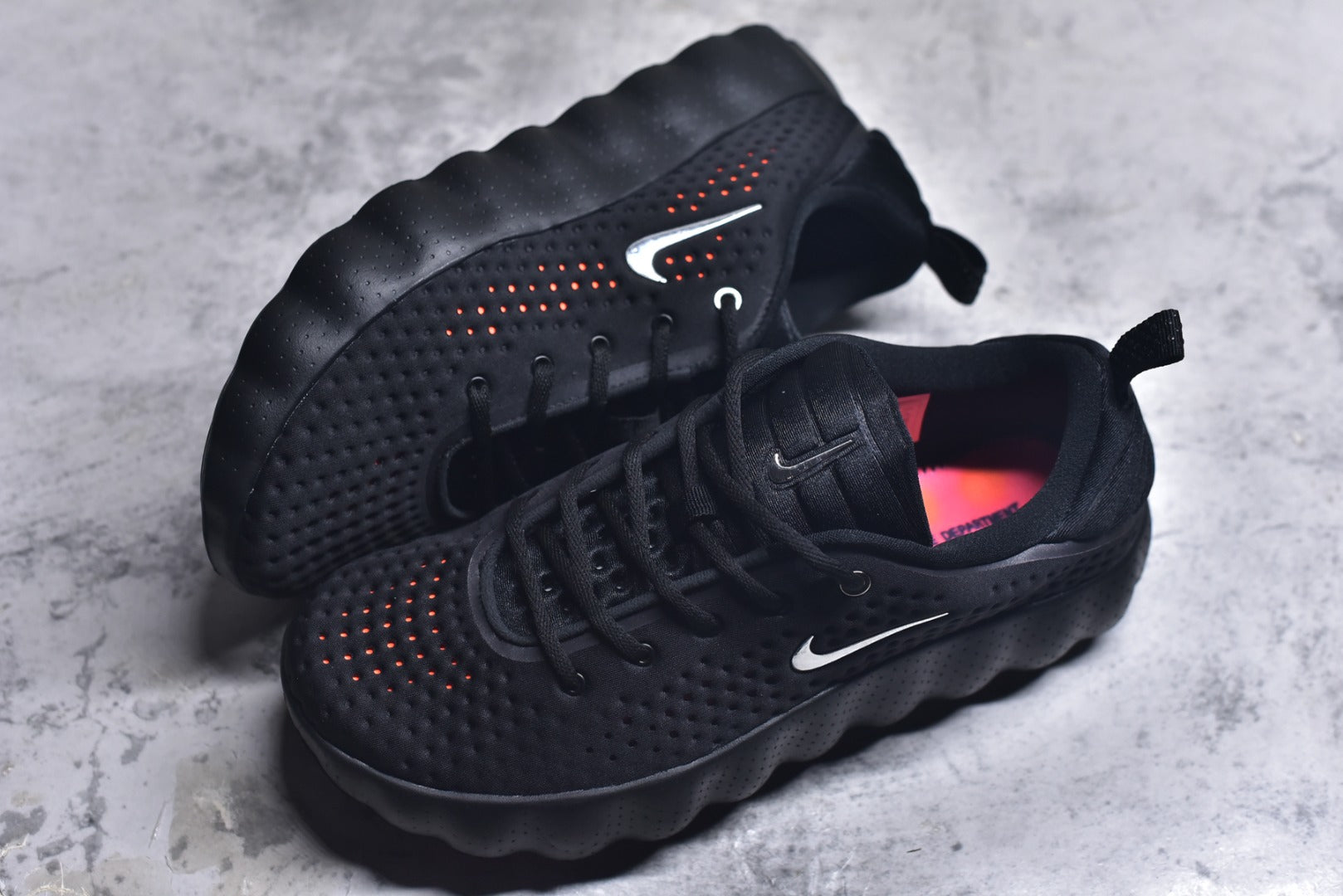 Nike Mind 002 Closed-Toe Massage Training Sneaker HQ4308-003