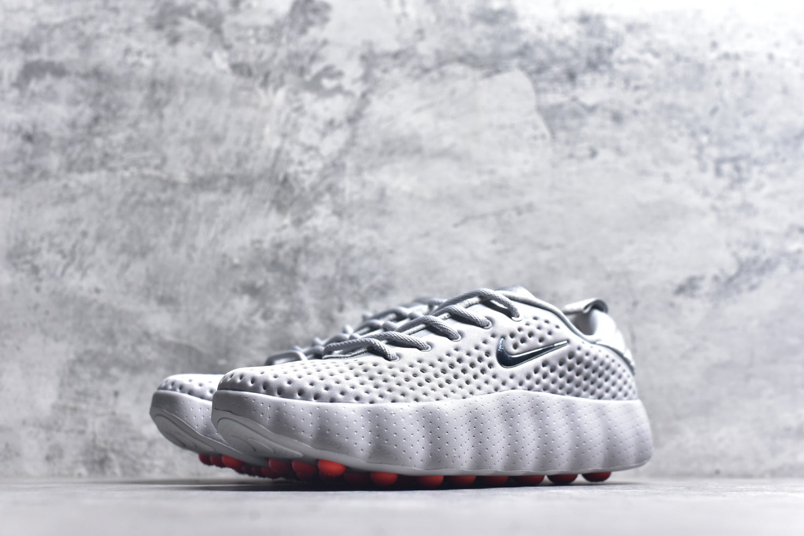 Nike Mind 002 Closed-Toe Massage Training Sneaker HQ4308-001