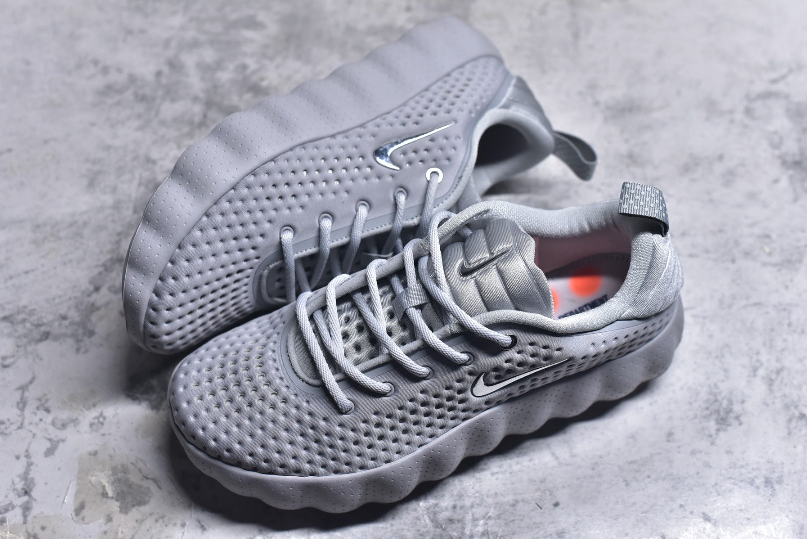 Nike Mind 002 Closed-Toe Massage Training Sneaker HQ4308-001