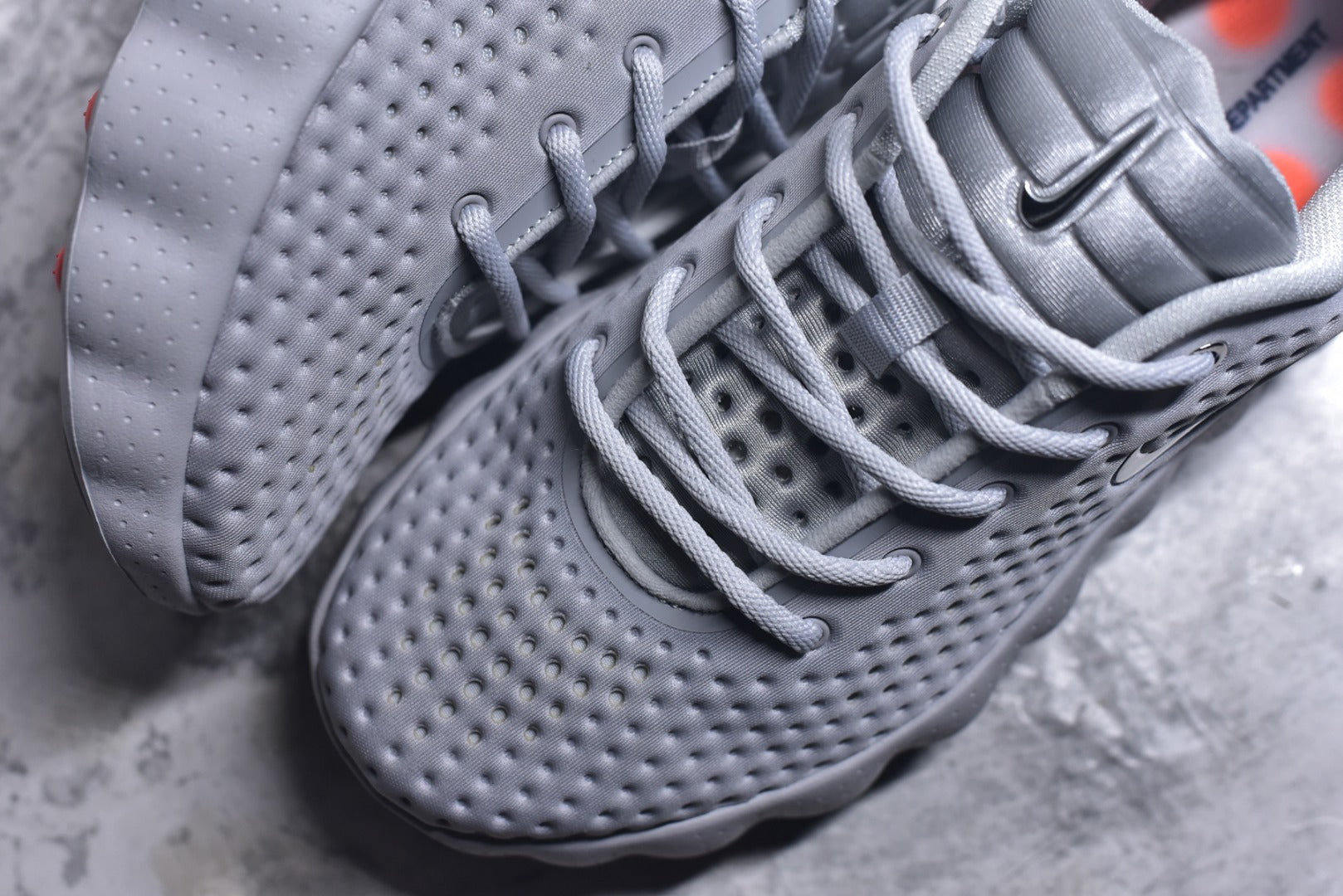 Nike Mind 002 Closed-Toe Massage Training Sneaker HQ4308-001