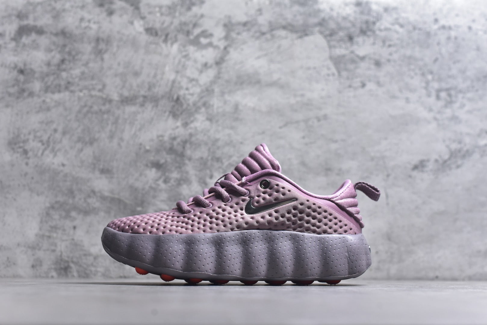 Nike Mind 002 Closed-Toe Massage Training Sneaker HQ4310-200