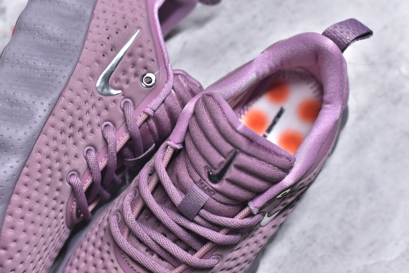 Nike Mind 002 Closed-Toe Massage Training Sneaker HQ4310-200