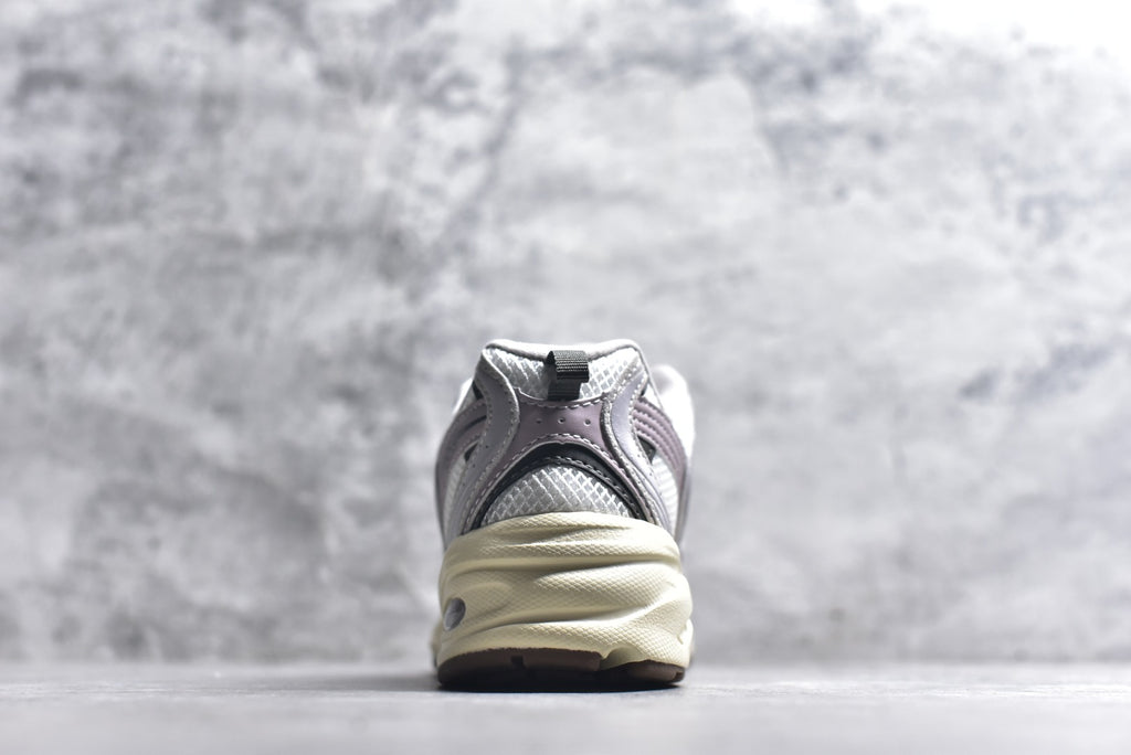 New Balance 530 Retro Breathable Running Sneaker U5307VI (Unisex)