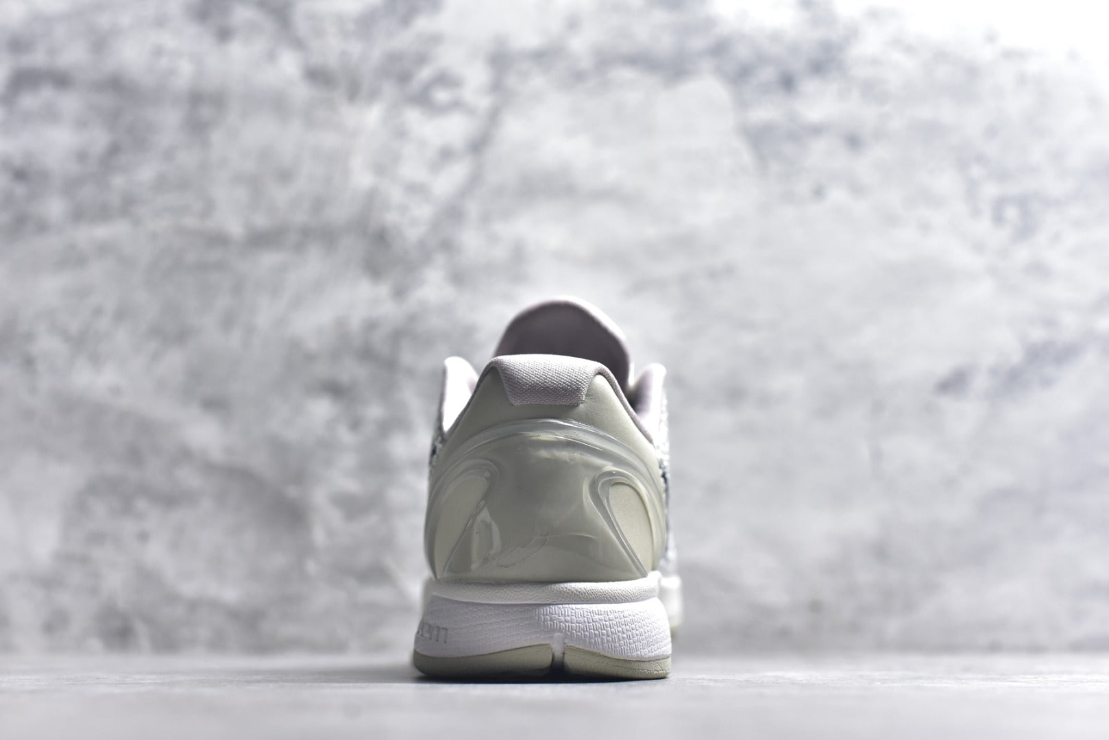 Nike Zoom Kobe 6 | Performance Basketball Shoe | DQ3546-100