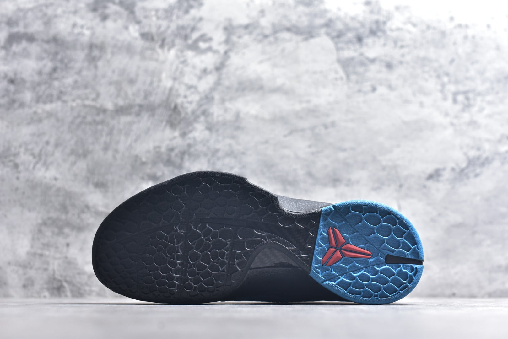 Nike Zoom Kobe 6 | Performance Basketball Shoe | 436311-008