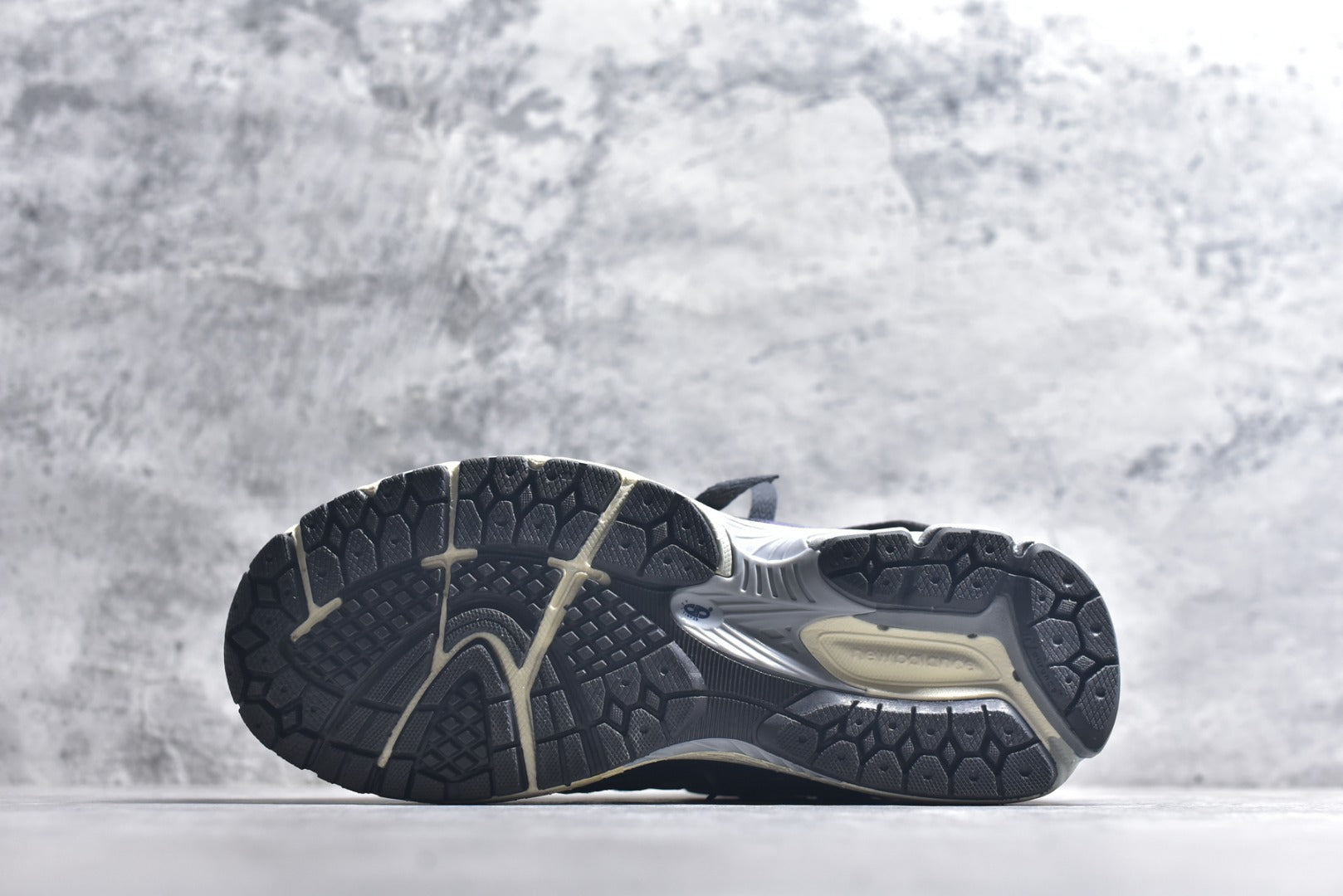 New Balance 1906 | Retro Dad Sneaker | U1906ANB