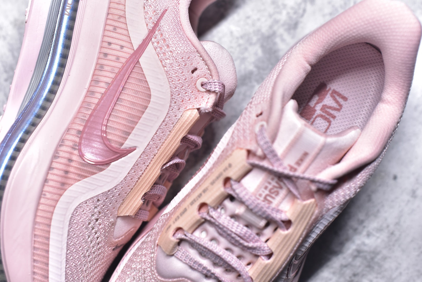 Nike Air Zoom Pegasus Premium | Air-Cushioned Running Shoe | HQ2593-601