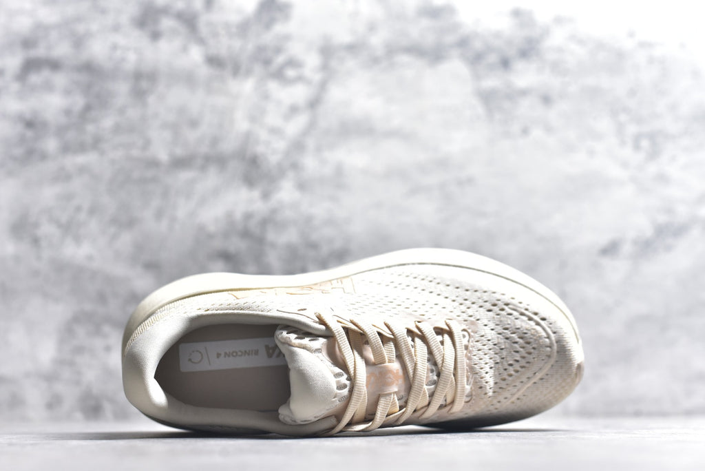 Hoka One One Kawana Running Shoe — 11551314 VCH