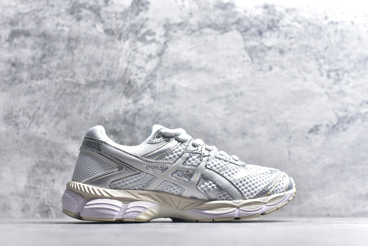 Asics Gel-Cumulus 16 Running Shoe — 1203A733-102 White