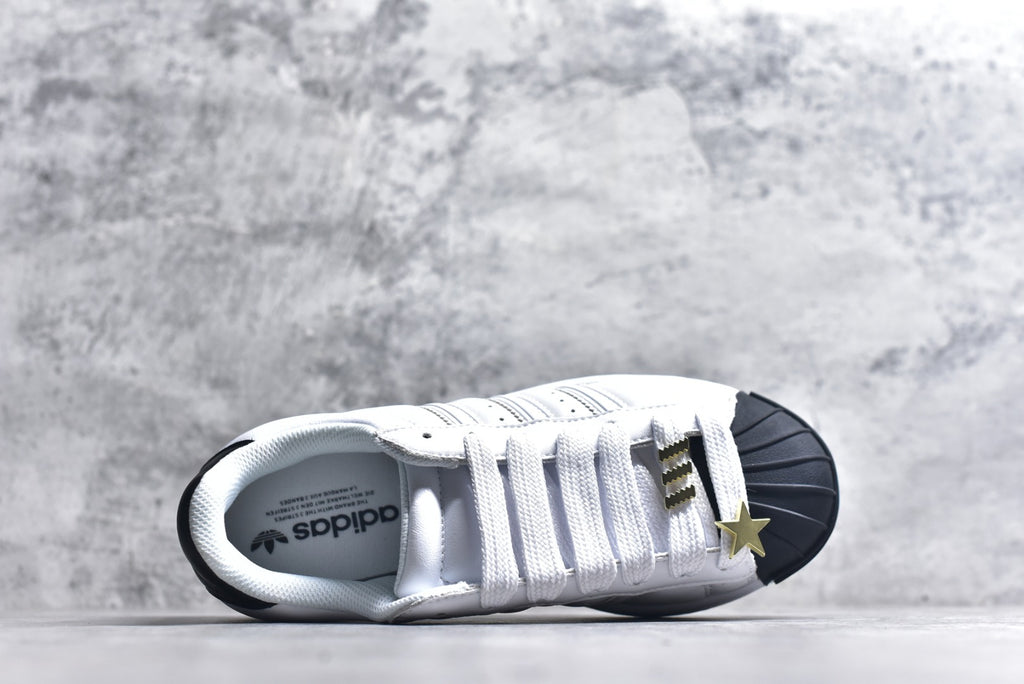 Adidas Superstar 2 ST Low-Top Sneaker — IH6679