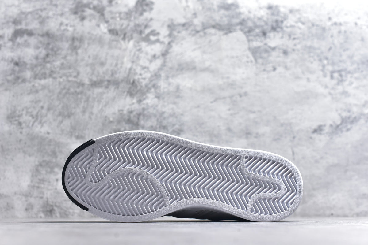 Adidas Superstar 2 ST Low-Top Sneaker — IH6679