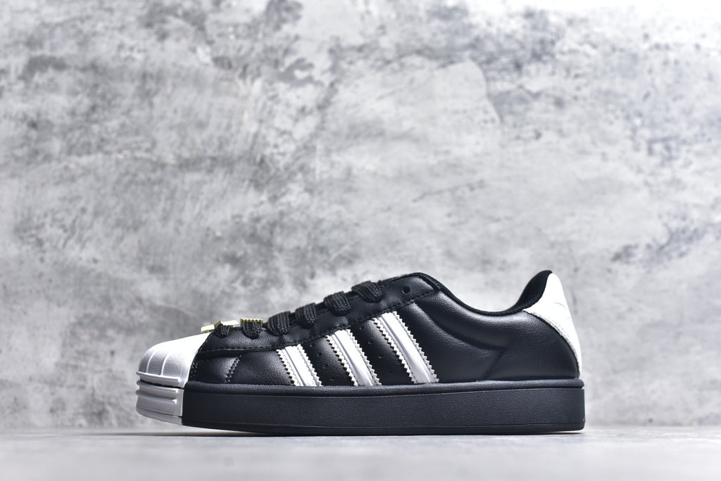 Adidas Superstar 2 ST Low-Top Sneaker — JR7444